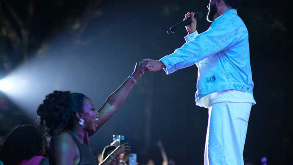 Craig David Ugandans Walking Away in awe – Sqoop