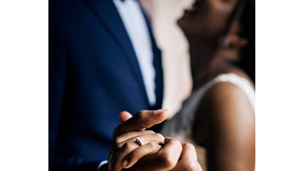 Dumb things married people say to single 40-year-old women – Sqoop