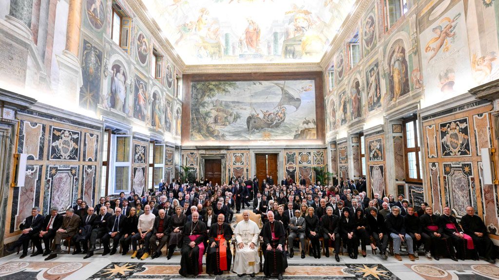 Pope hosts Hollywood stars at Vatican, laments decline in movie-going – Sqoop