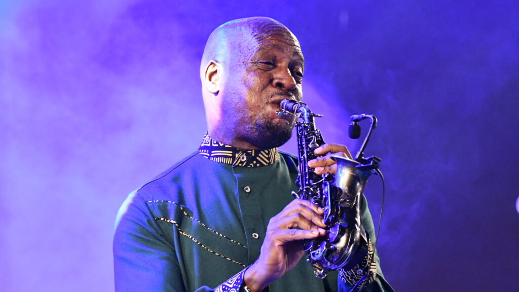 Katumwa comes home with jazz and love in Christmas concert – Sqoop