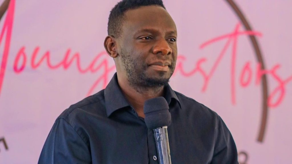 Pastor Bugembe’s car vandalised, prays for thieves to reform – Sqoop