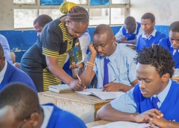 Eddy Kenzo goes to university says it is for personal growth not politics – Sqoop